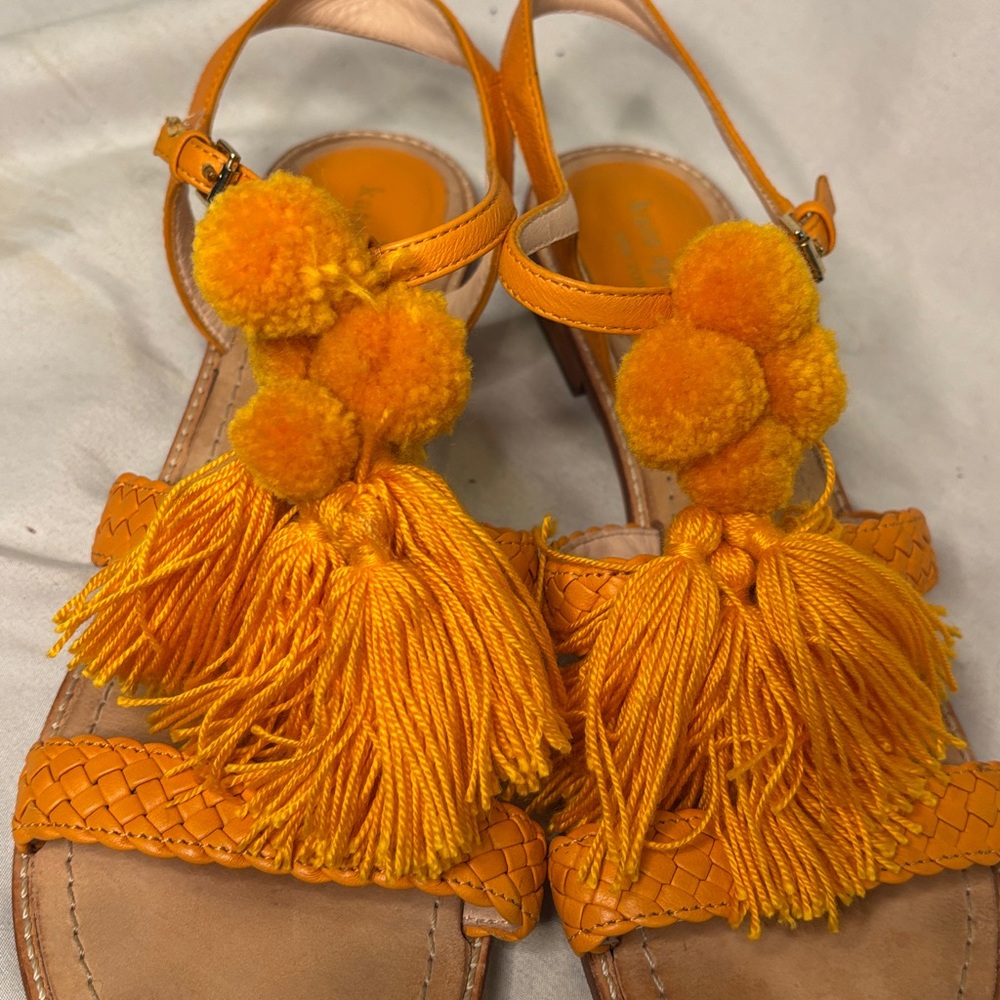 Kate Spade Pom Pom Tassel Flat Leather Sandals Orange Size 10 - Picture 2 of 7